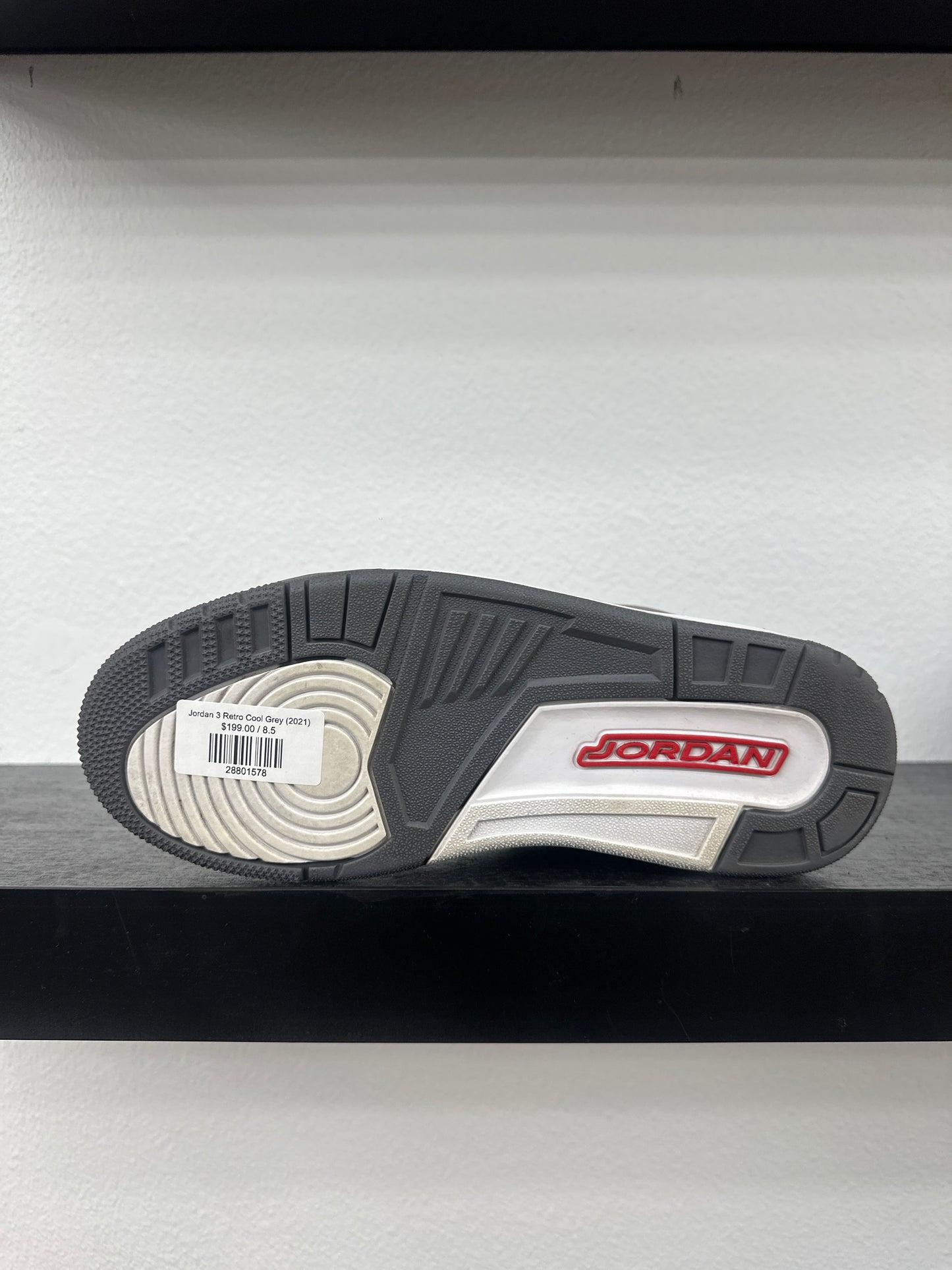 Preowned Jordan 3 Retro Cool Grey (2021)