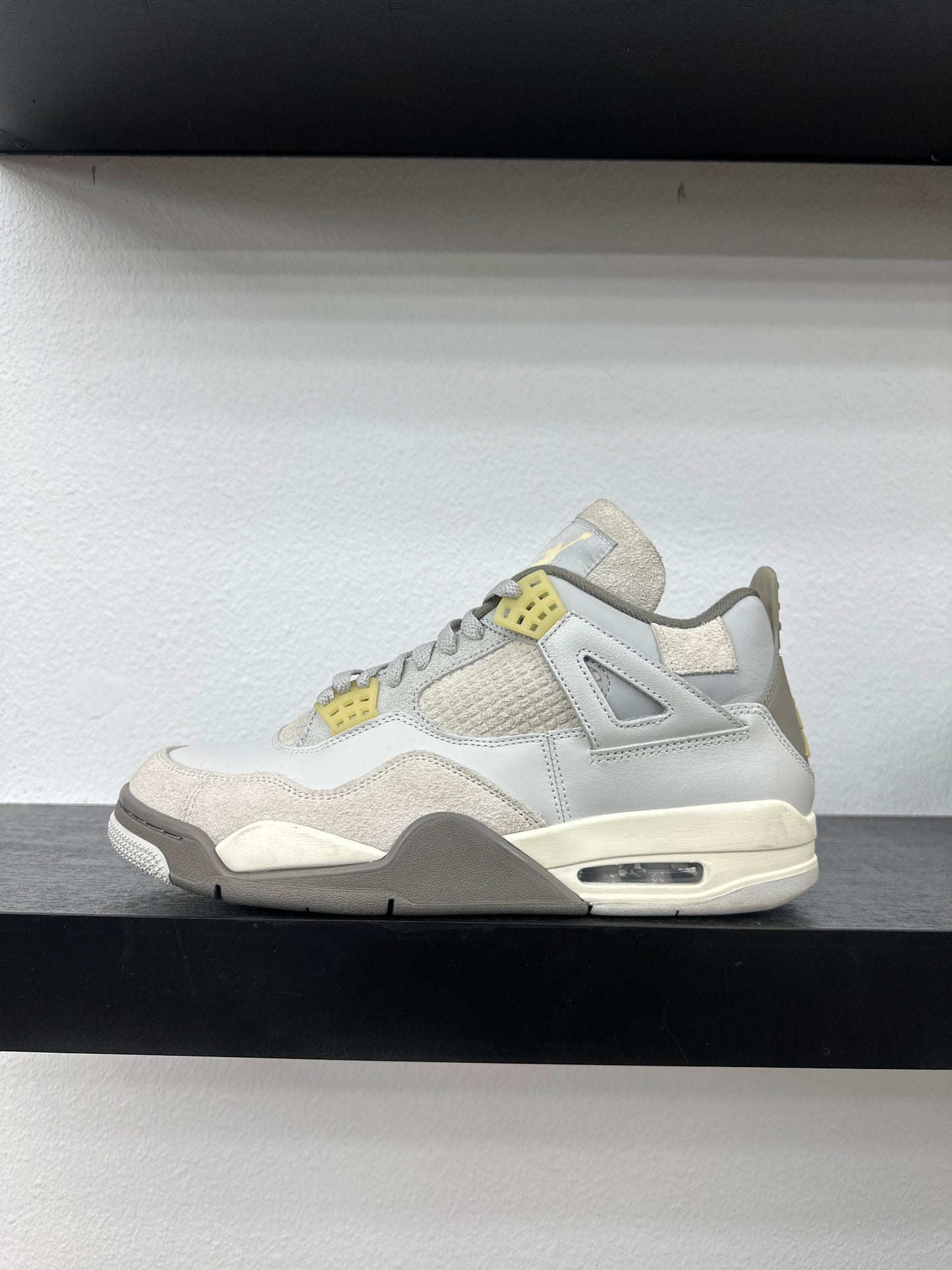 Preowned Jordan 4 Craft Photon Dust