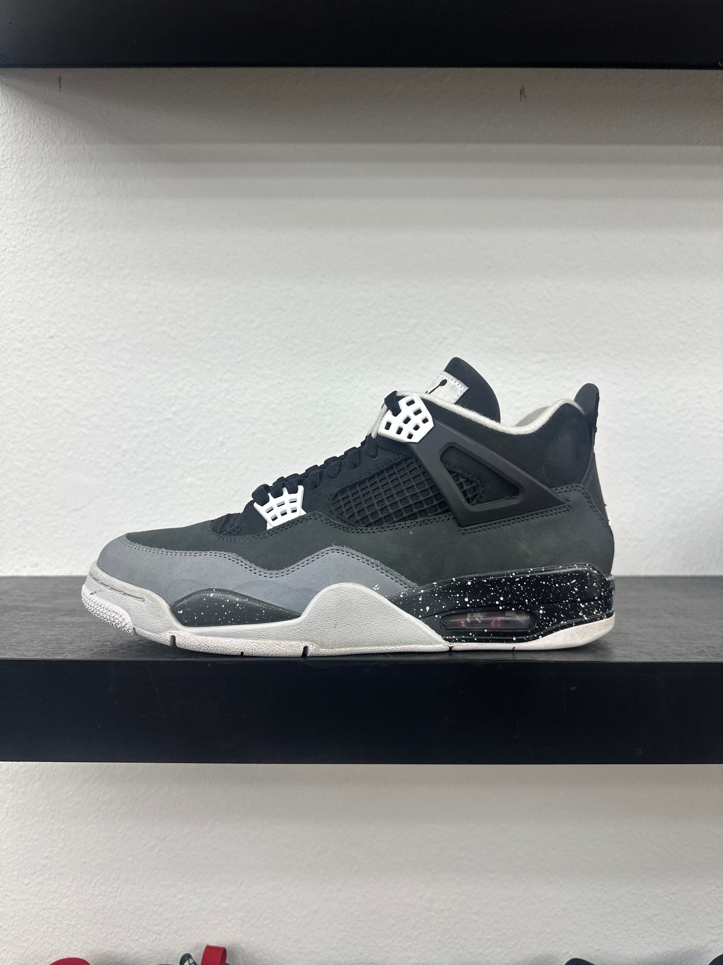 Preowned Jordan 4 Retro Fear