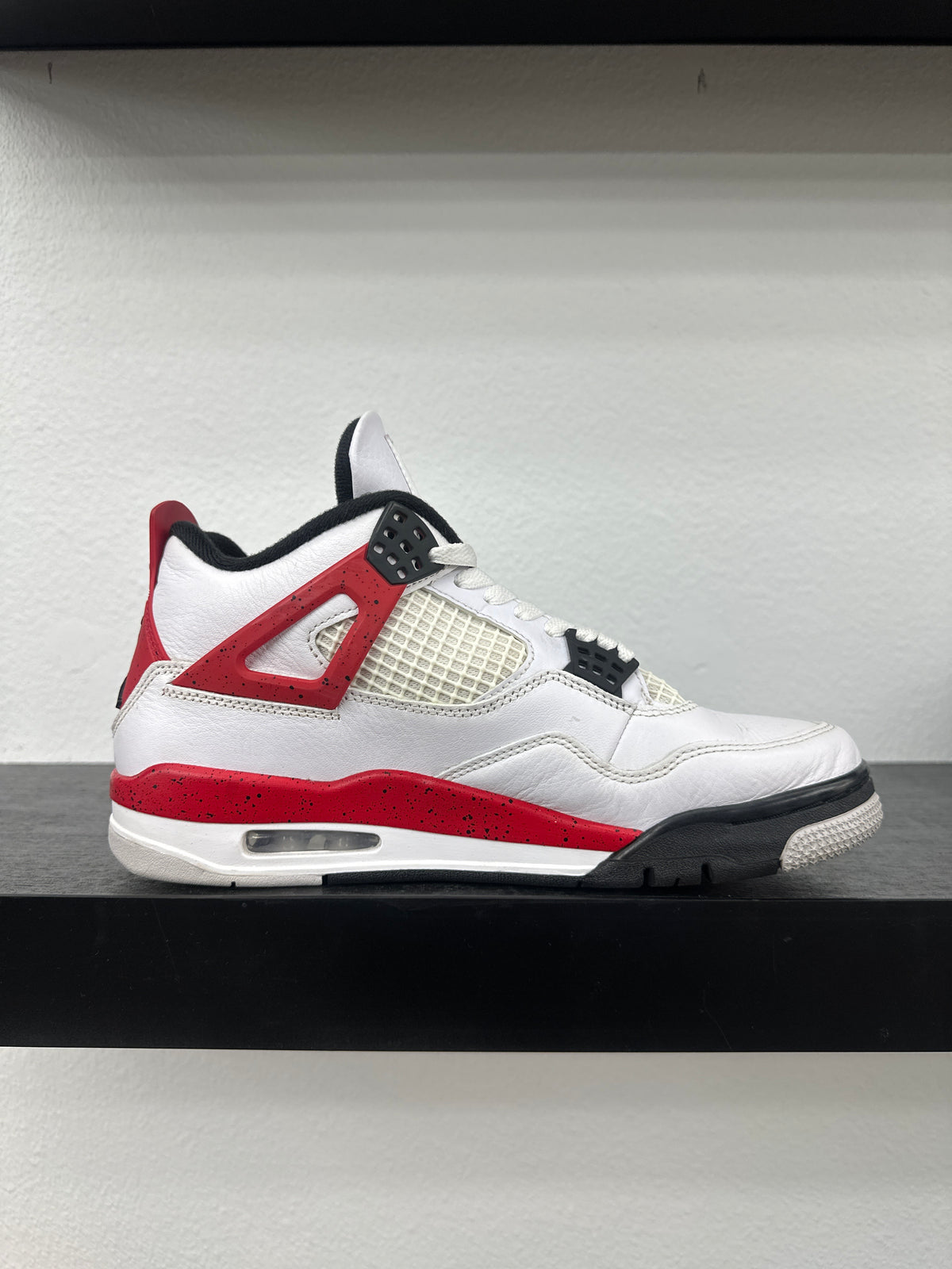 Preowned Jordan 4 Retro Red Cement