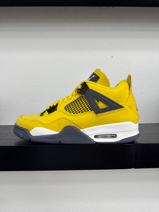 Preowned Jordan 4 Retro Lightning (2021)