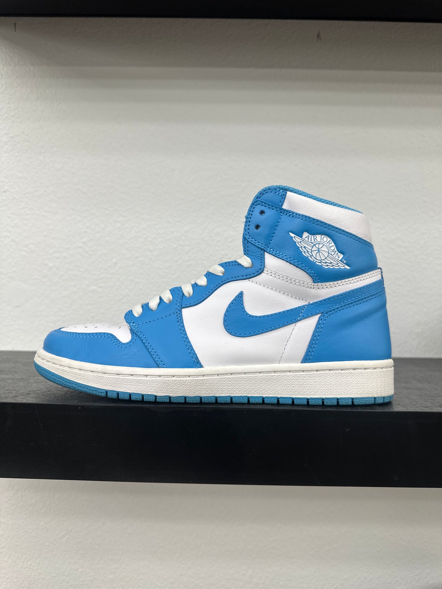 Preowned Jordan 1 Retro High OG UNC