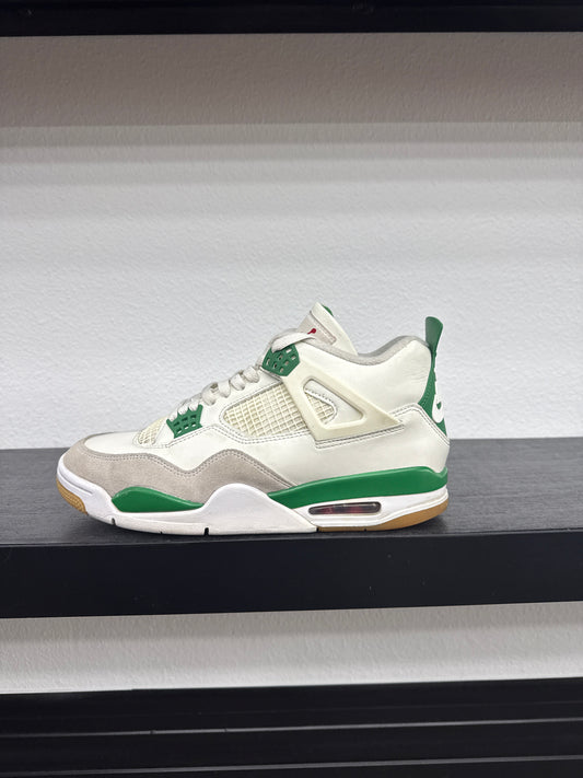 Preowned Jordan 4 Pine Green