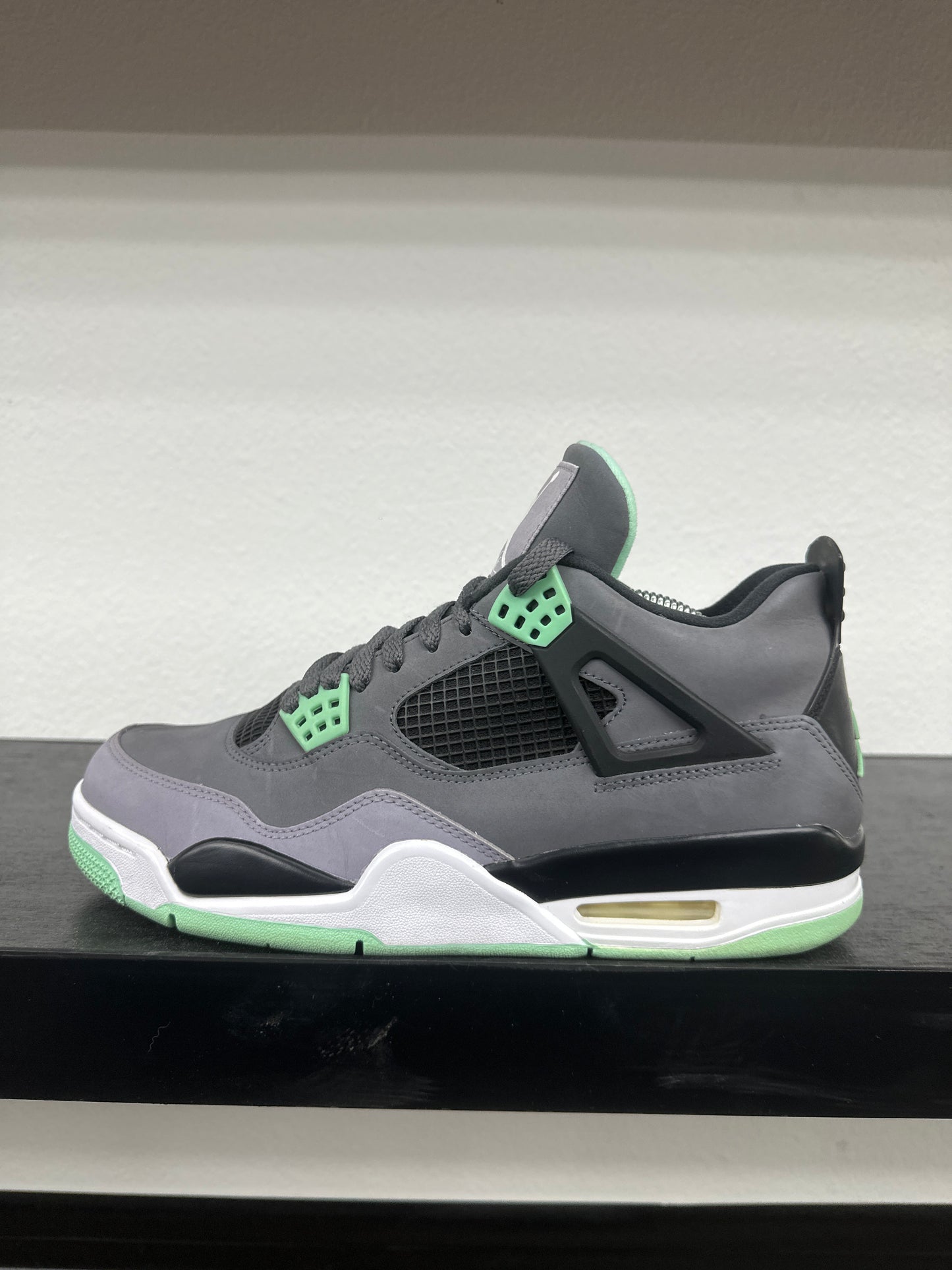 Preowned Jordan 4 Retro Green Glow