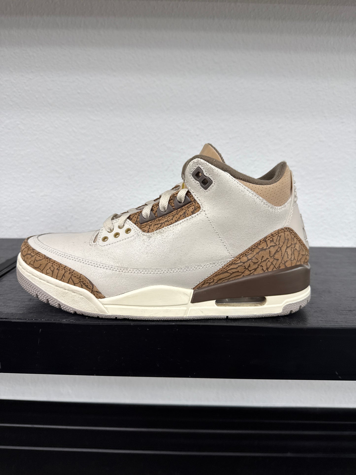 Preowned Jordan 3 Palomino