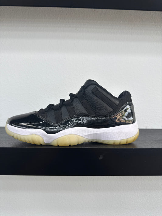 Preowned Jordan 11 Retro Low 72-10