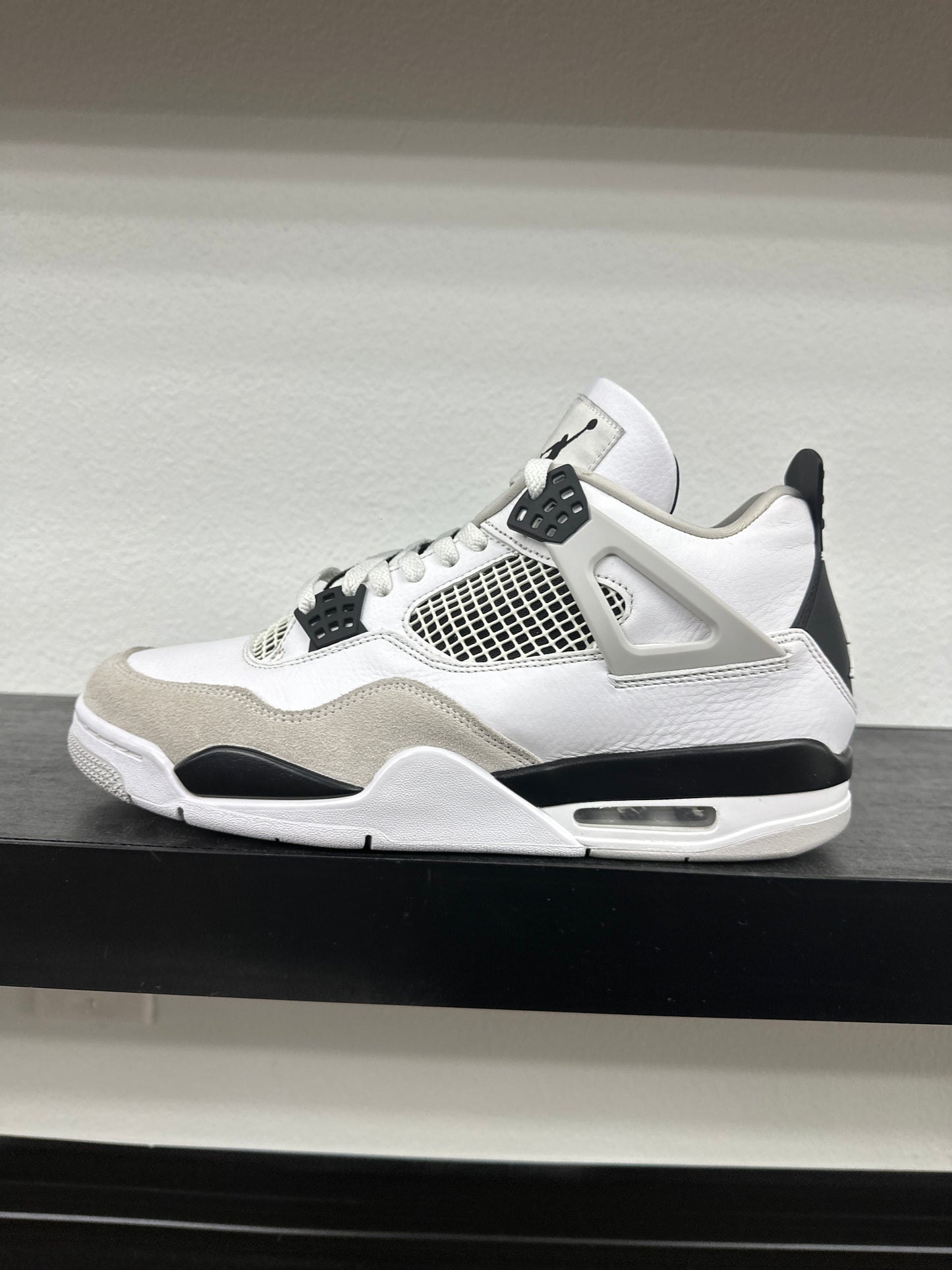 Preowned Jordan 4 Retro Military Black