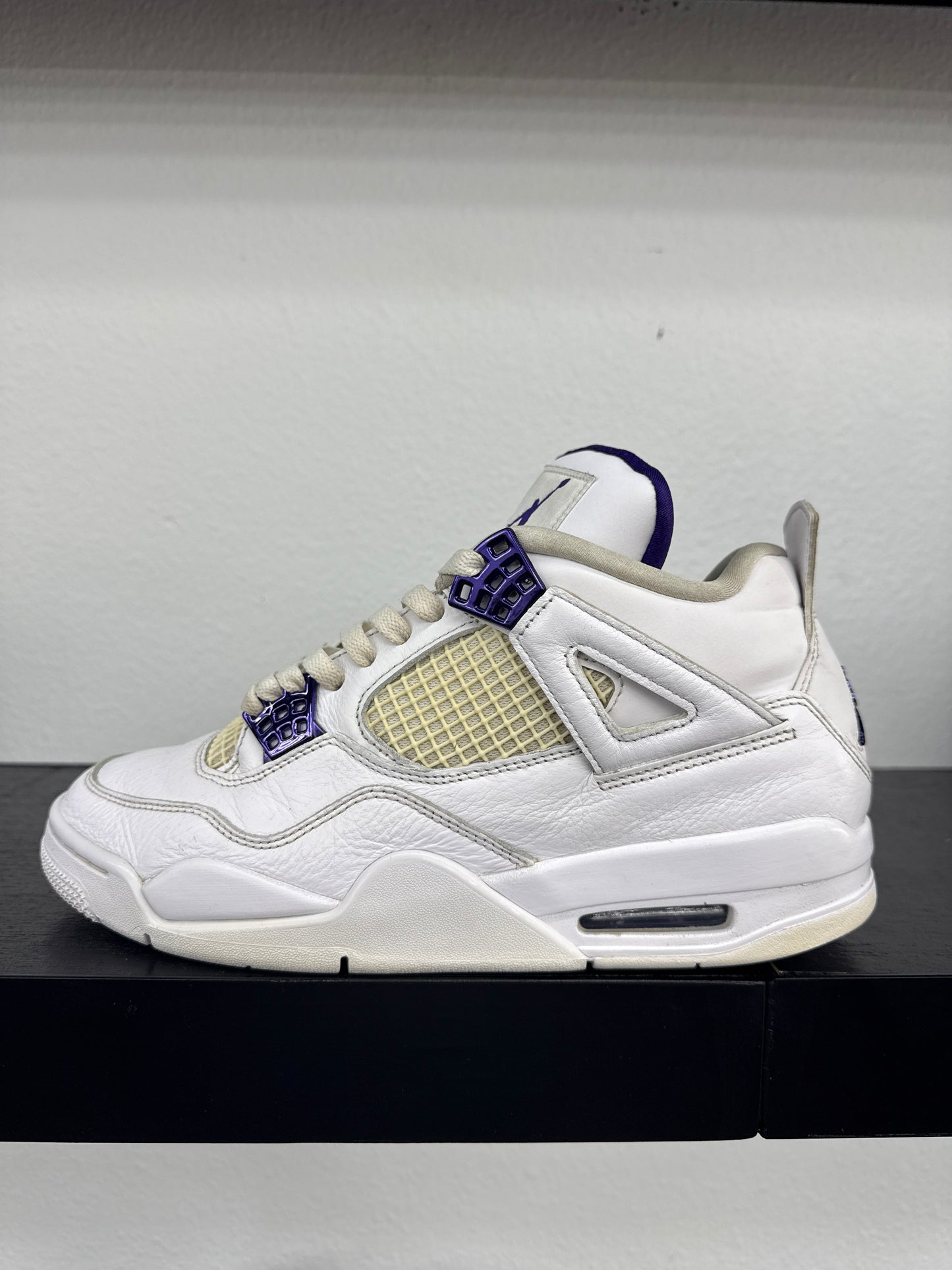 Preowned Jordan 4 Retro Metallic Purple