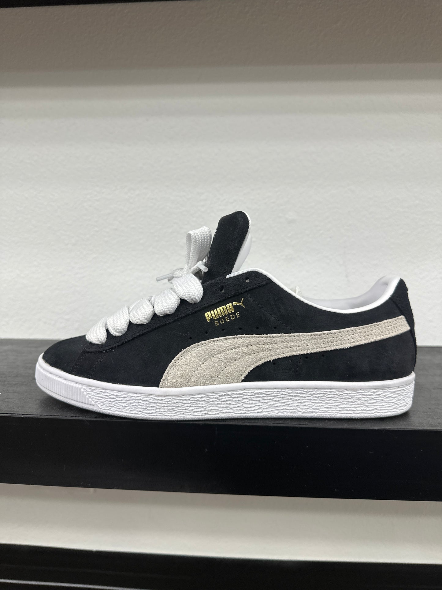 Preowned Puma Suede Classic XXI Black White