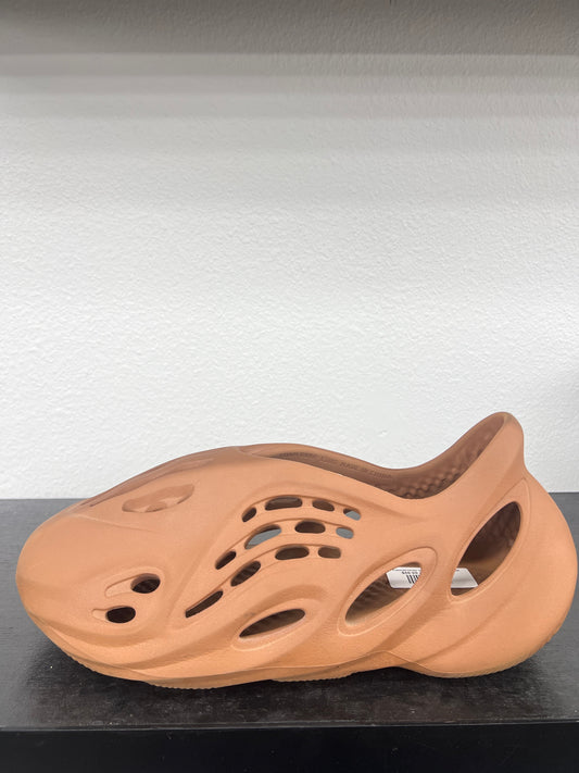 Preowned Adidas Yeezy Foam RNR Clay Red