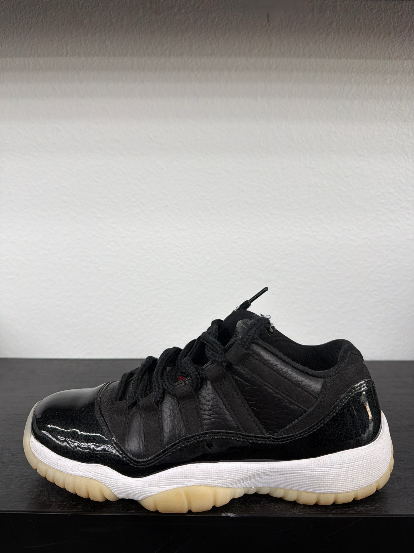 Preowned Jordan 11 Low Barons
